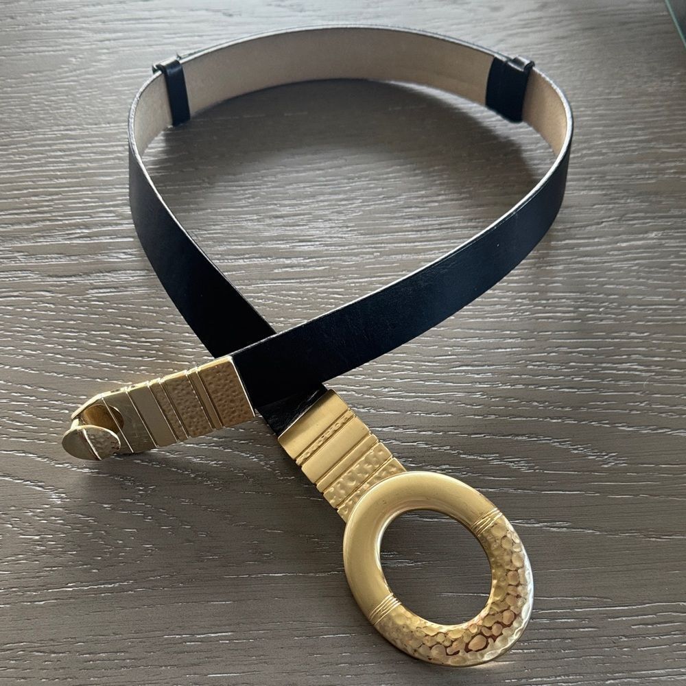 Chico's Elegant Black and Gold Textured Buckle Expandable Belt Women's Size M/L